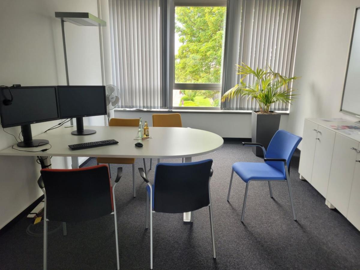 Büro 1