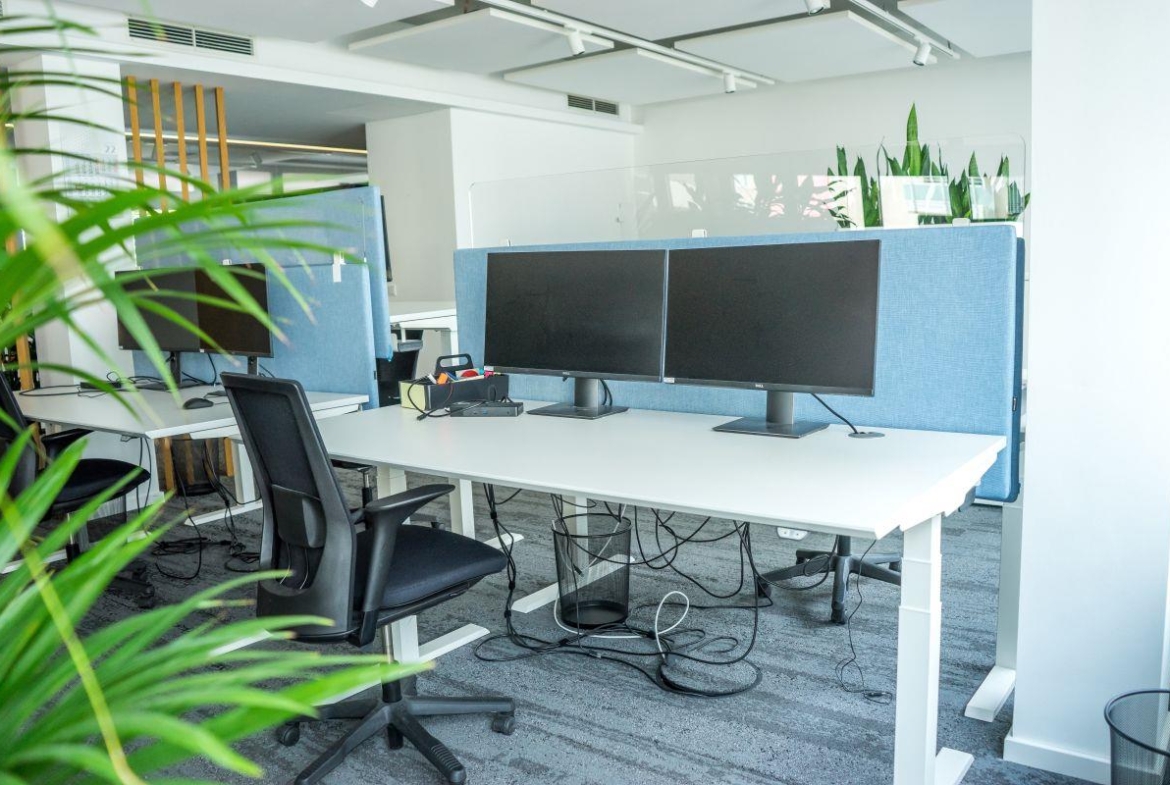 Heller Arbeitsplatz