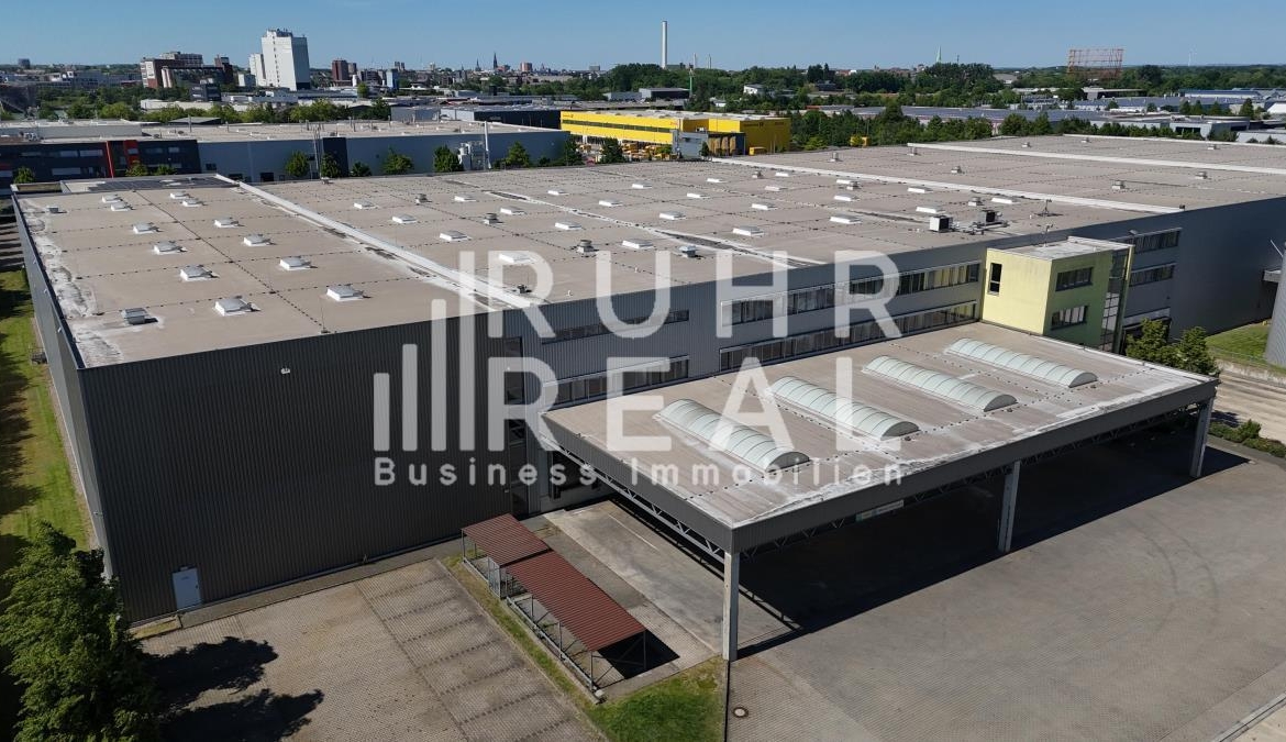 Halle 1.1, mit Officegebäude