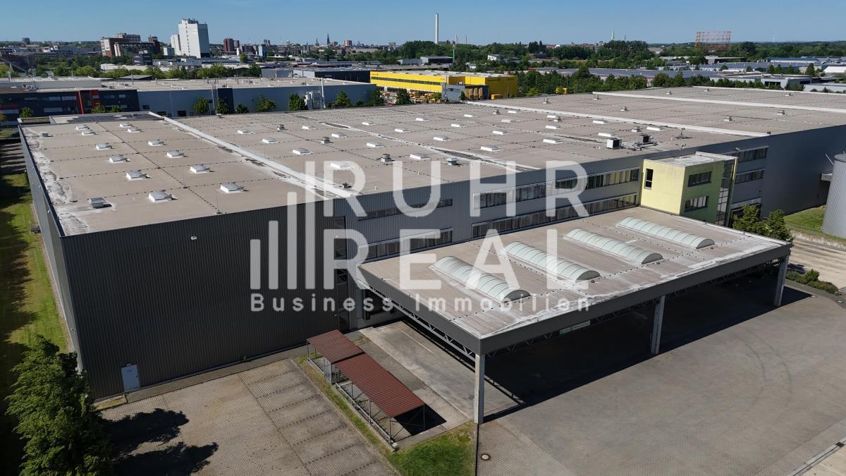 Halle 1.1, mit Officegebäude