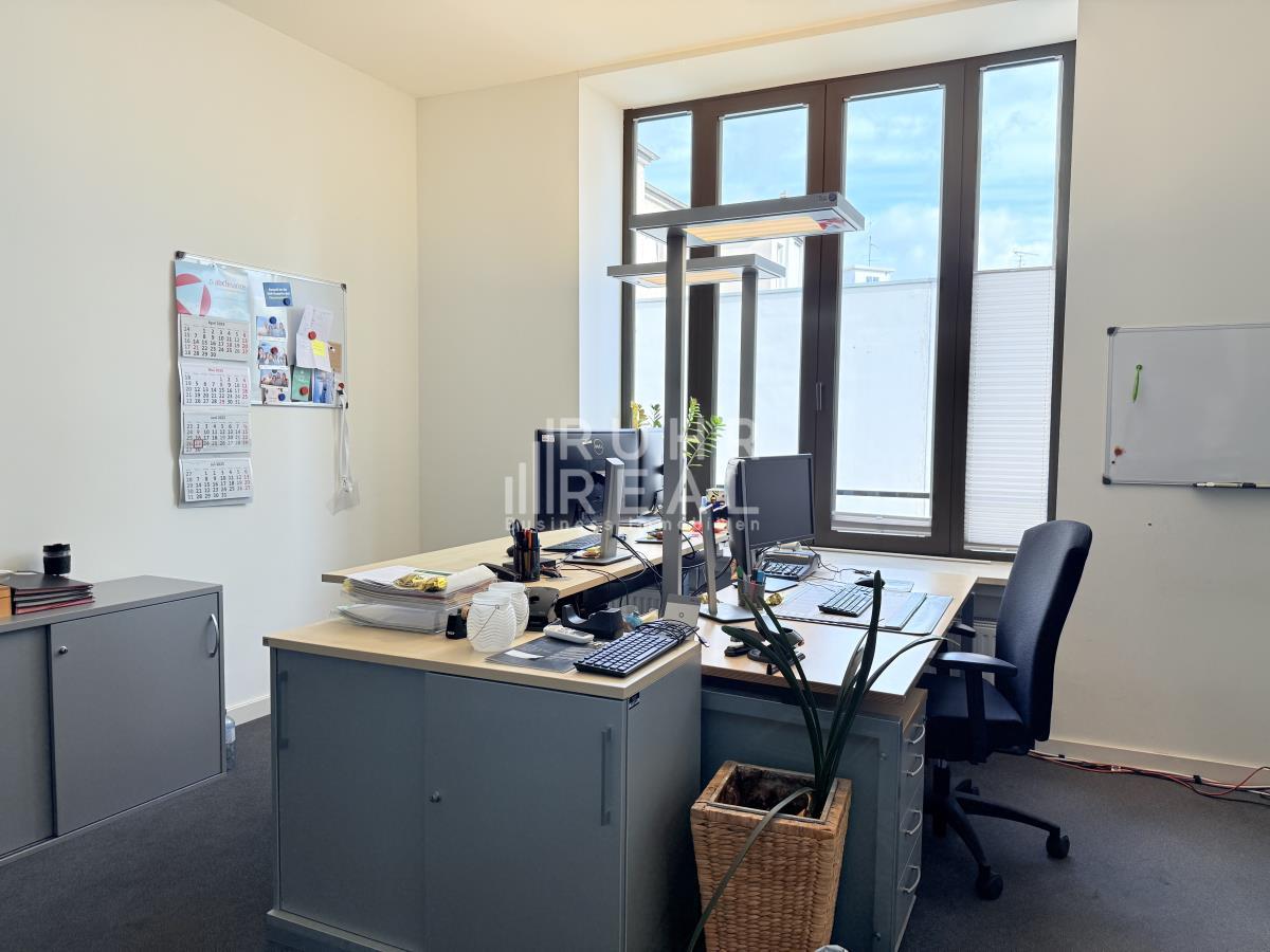 Doppelbüro
