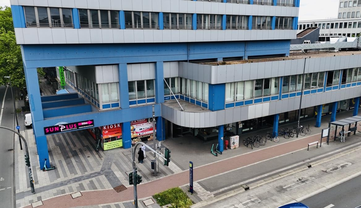 Haupteingang Seite HBF