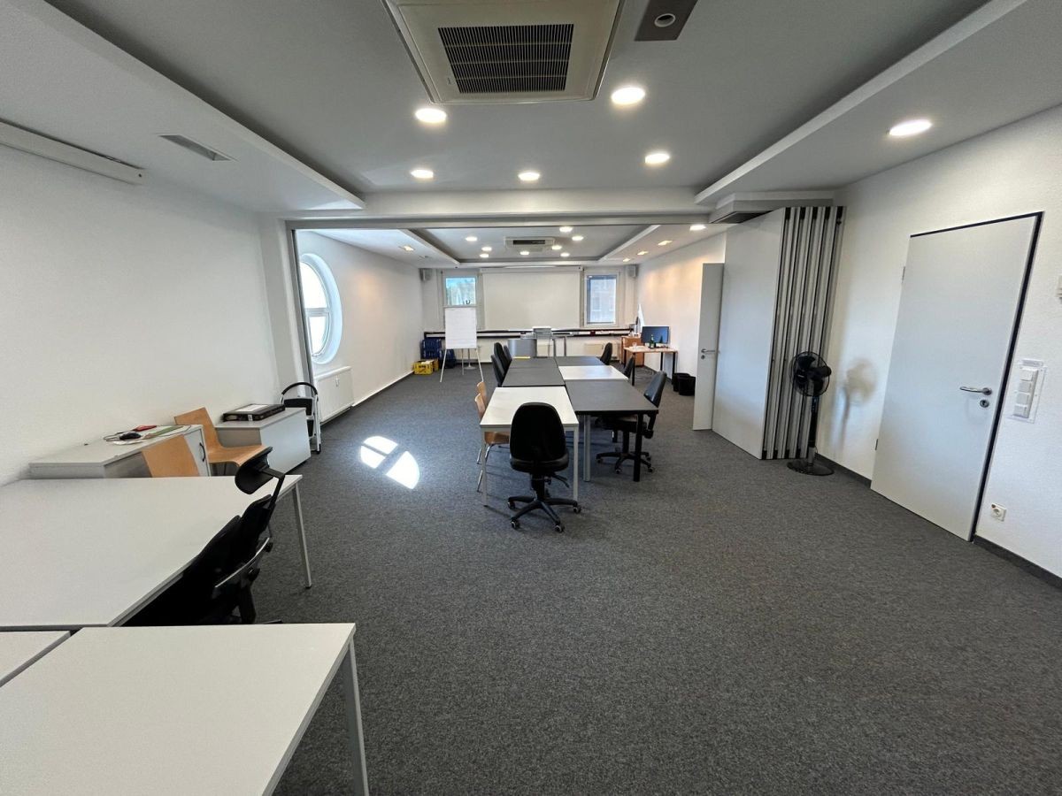 Teilbarer Besprechungsraum Teilbarer Besprechungsraum