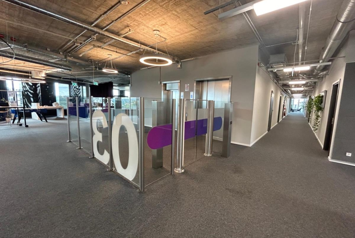 Aufzugsvorraum mit Schleuse