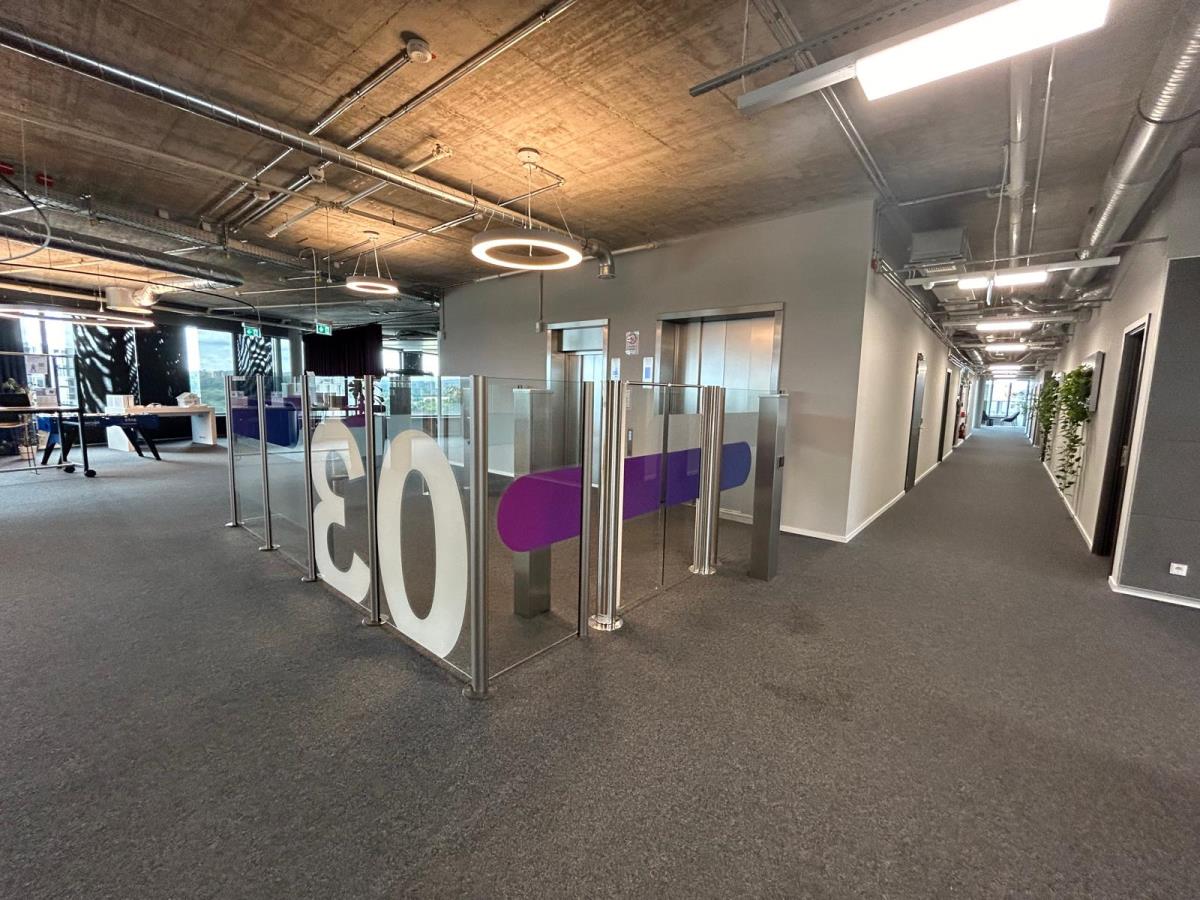 Aufzugsvorraum mit Schleuse