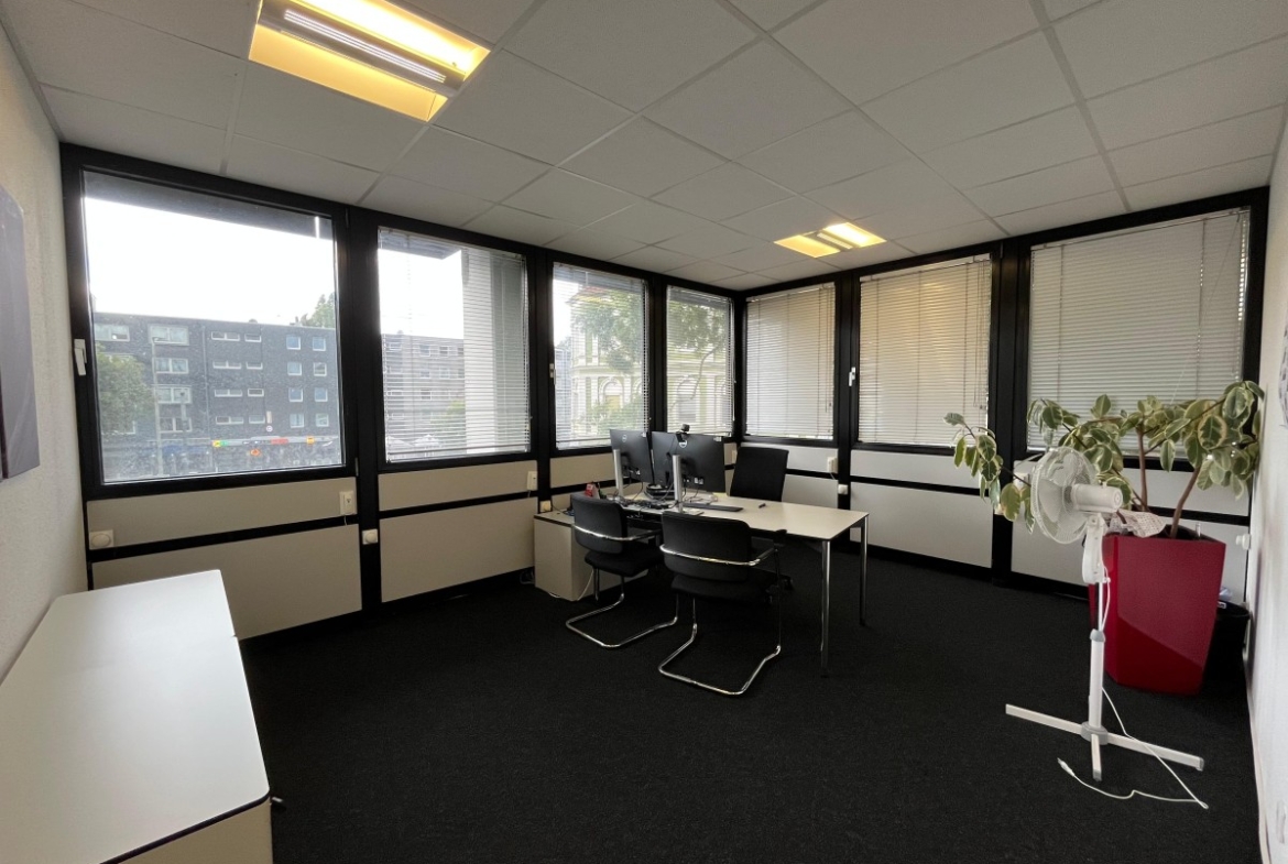 Eckbüro