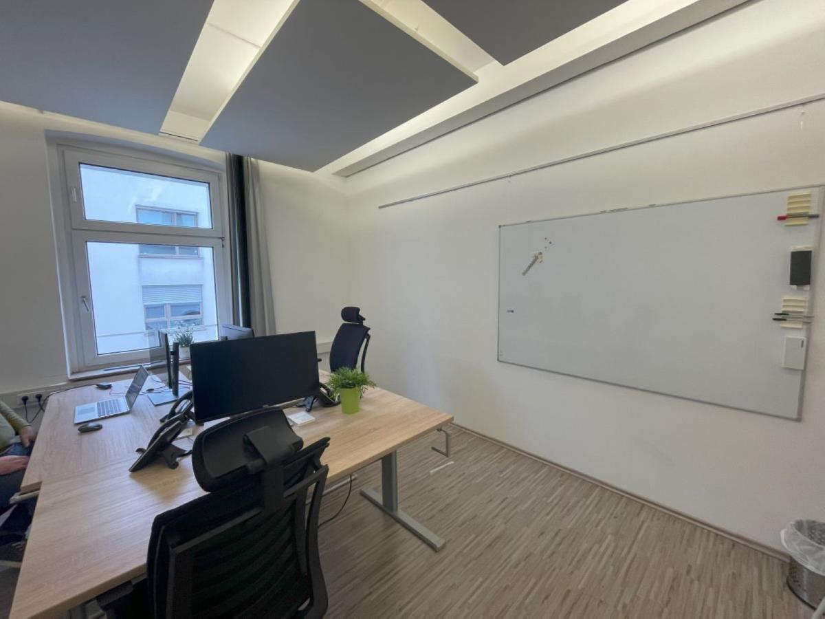 Büro Altbau (2) Büro Altbau (2)