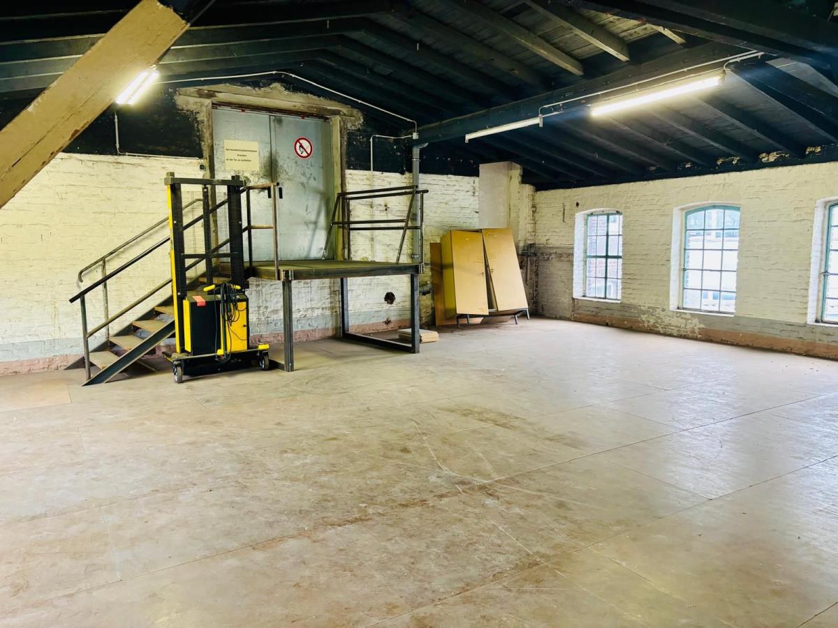 13ac058b-3510-4205-905a-2938989d56a1 13ac058b-3510-4205-905a-2938989d56a1