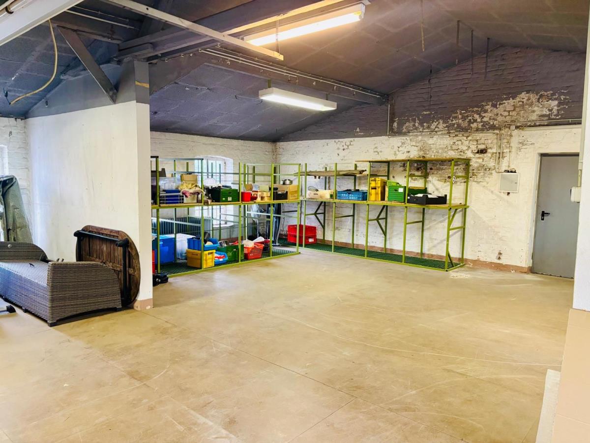 98cb5eae-5dff-48d9-83d0-c7107ba76ec9 98cb5eae-5dff-48d9-83d0-c7107ba76ec9