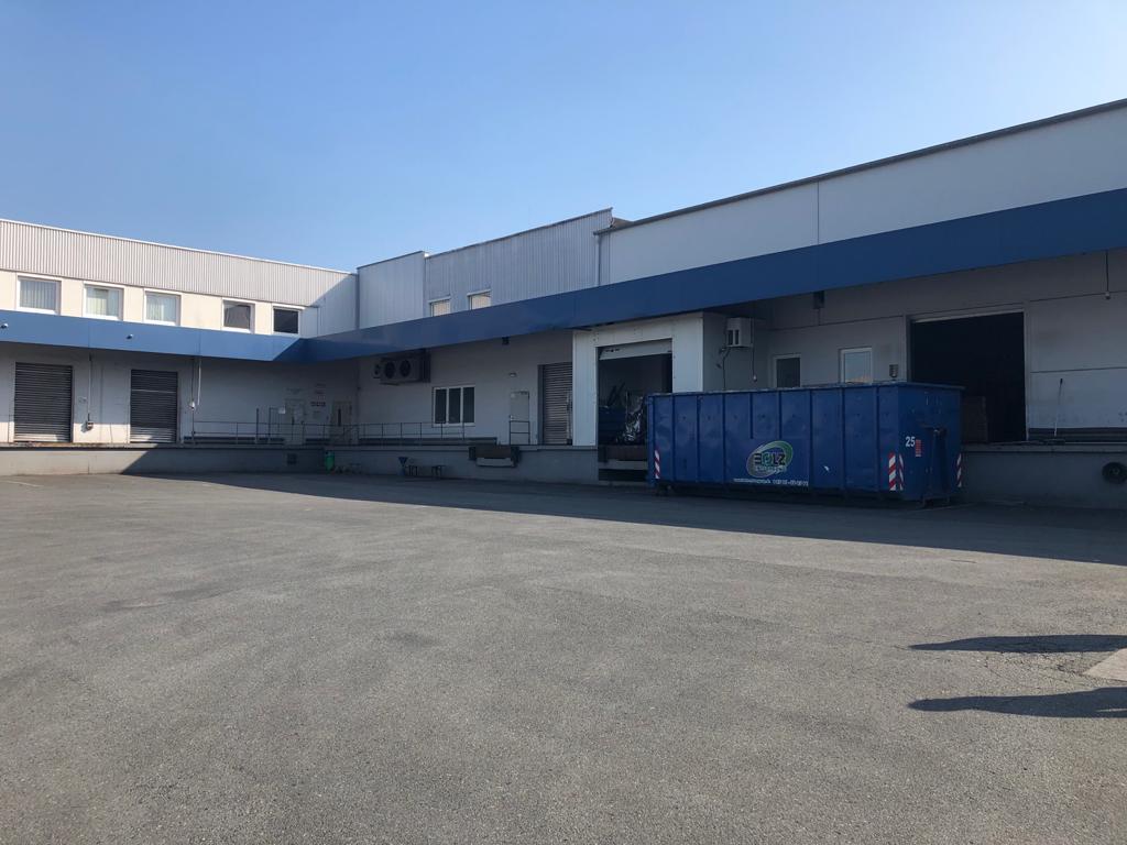 Überdachte Anlieferung