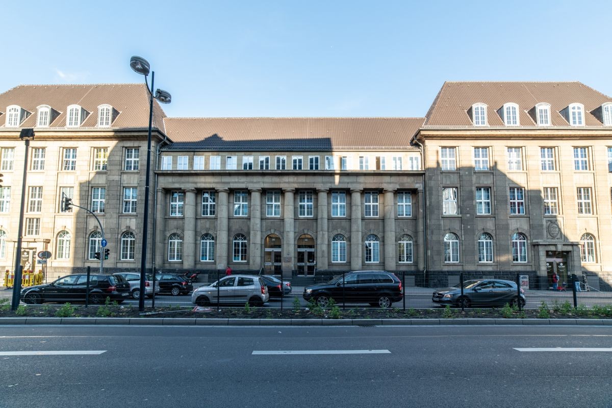 Straßenansicht Straßenansicht