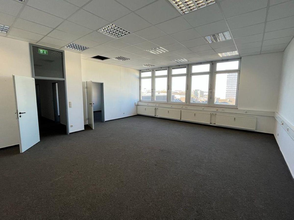 Ansicht Großraumbüro Ansicht Großraumbüro