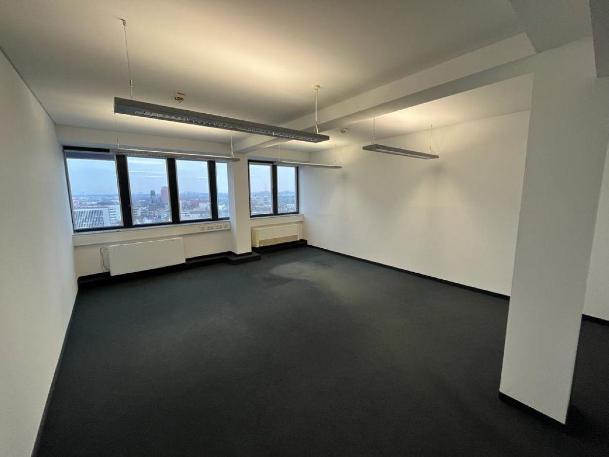 Großes Zellenbüro Großes Zellenbüro