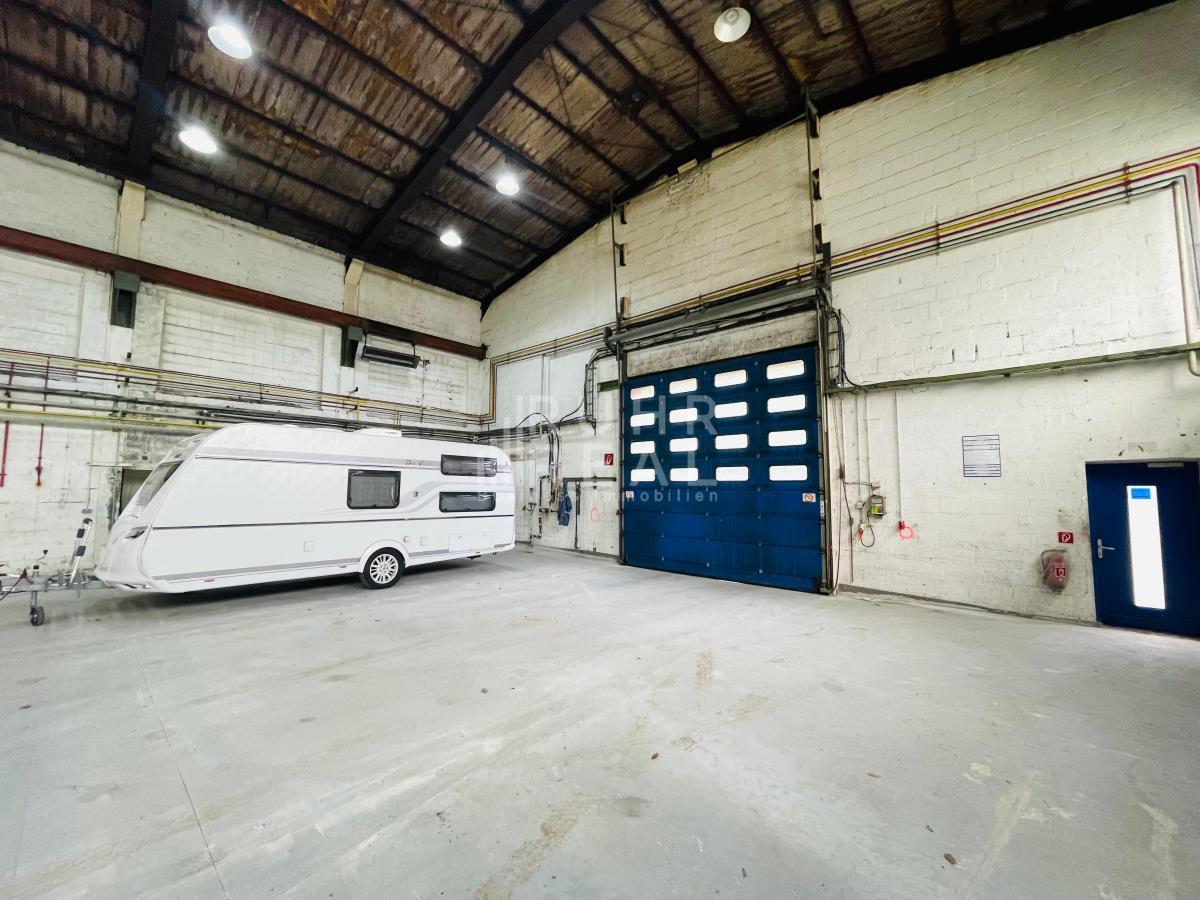 Halle Innenansicht Halle Innenansicht