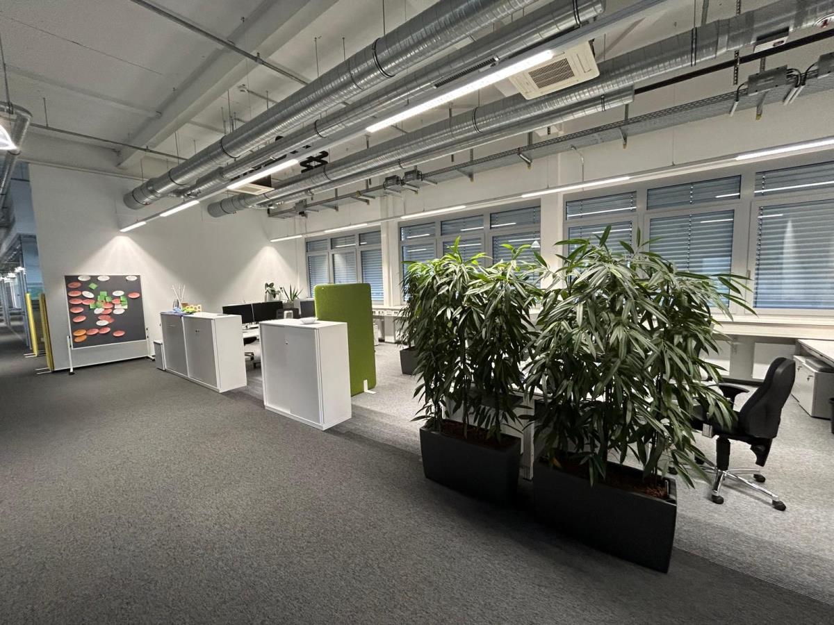 Ansicht Mehrpersonenbüro Ansicht Mehrpersonenbüro