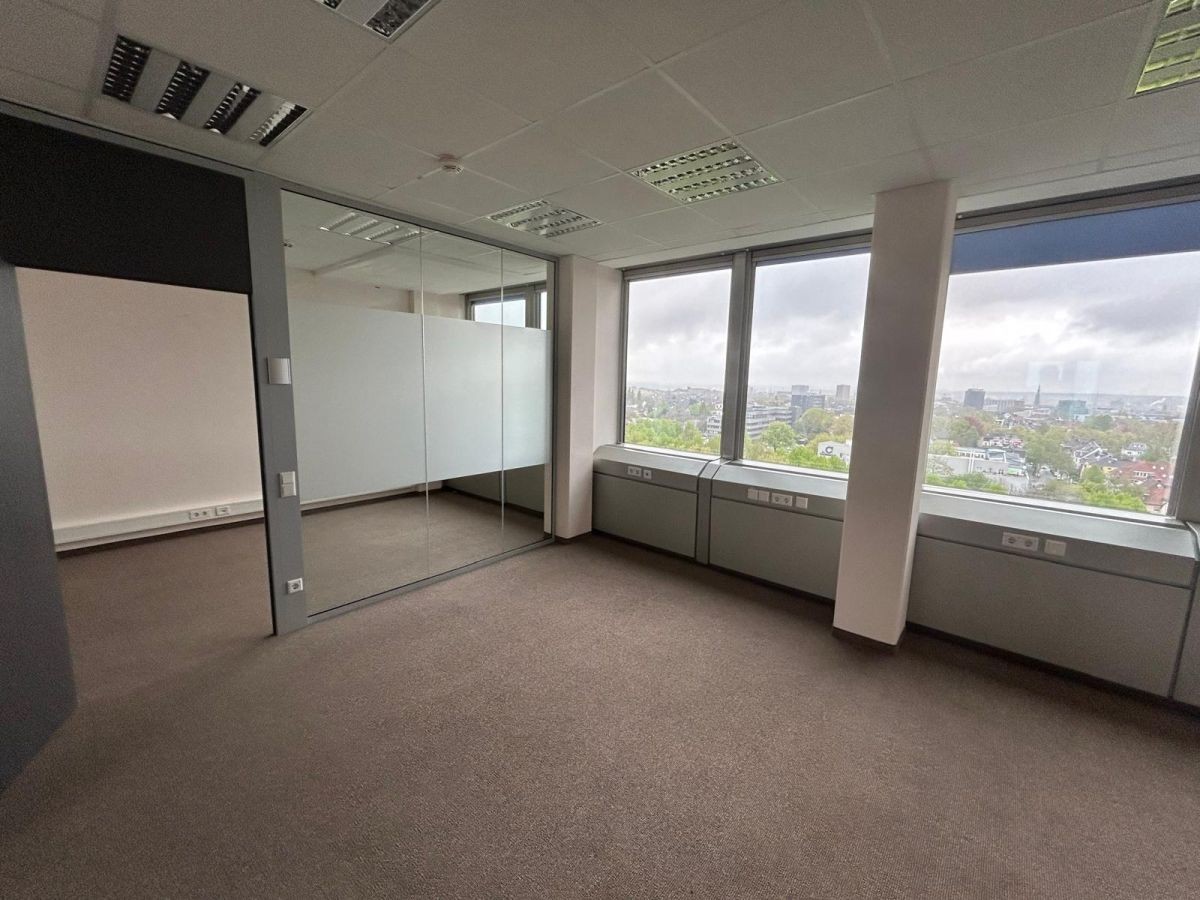 Büro mit Glaselement Büro mit Glaselement