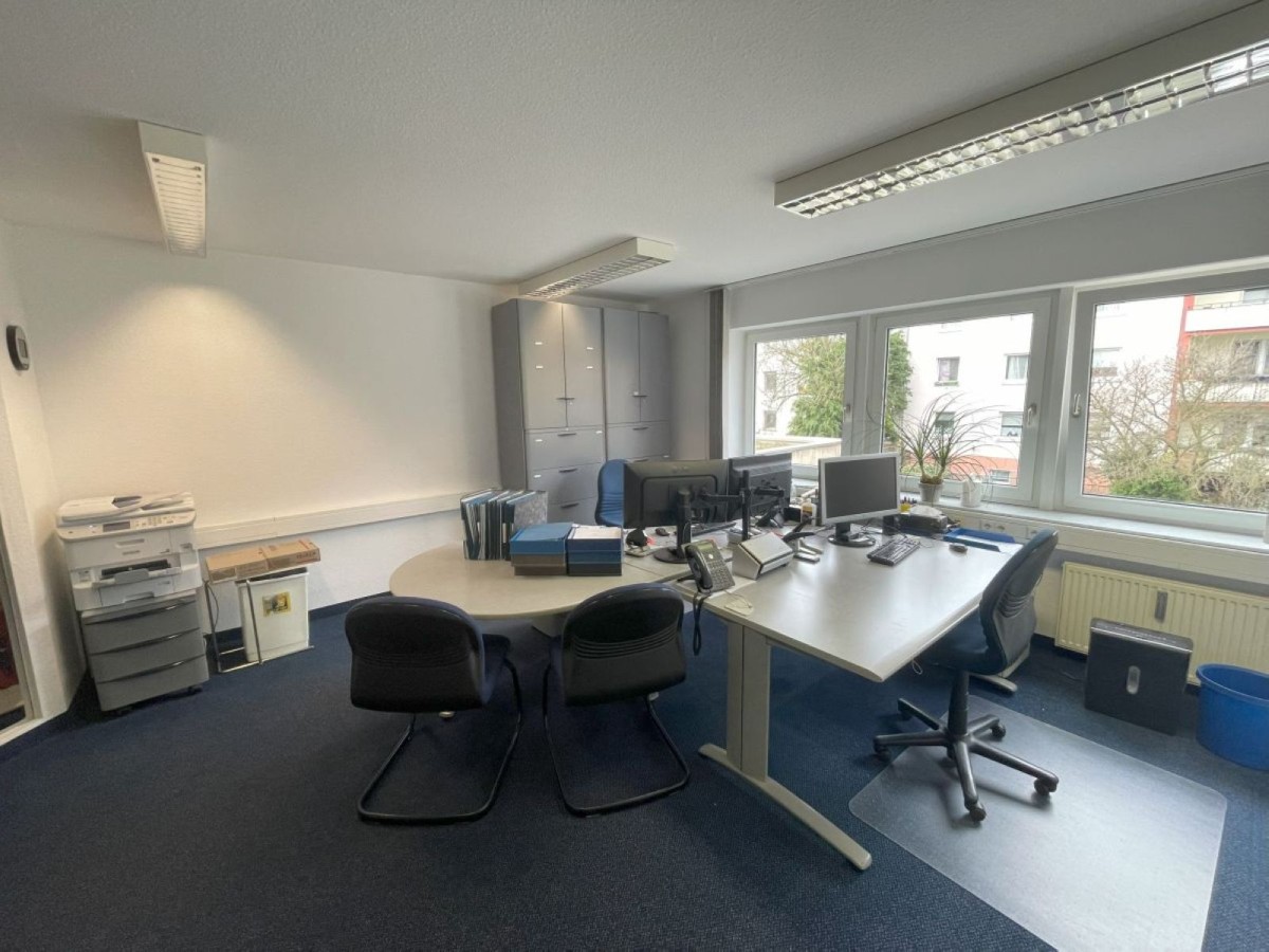 Büro (3) Büro (3)