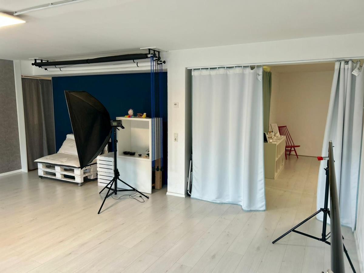 Büro mit Durchgang