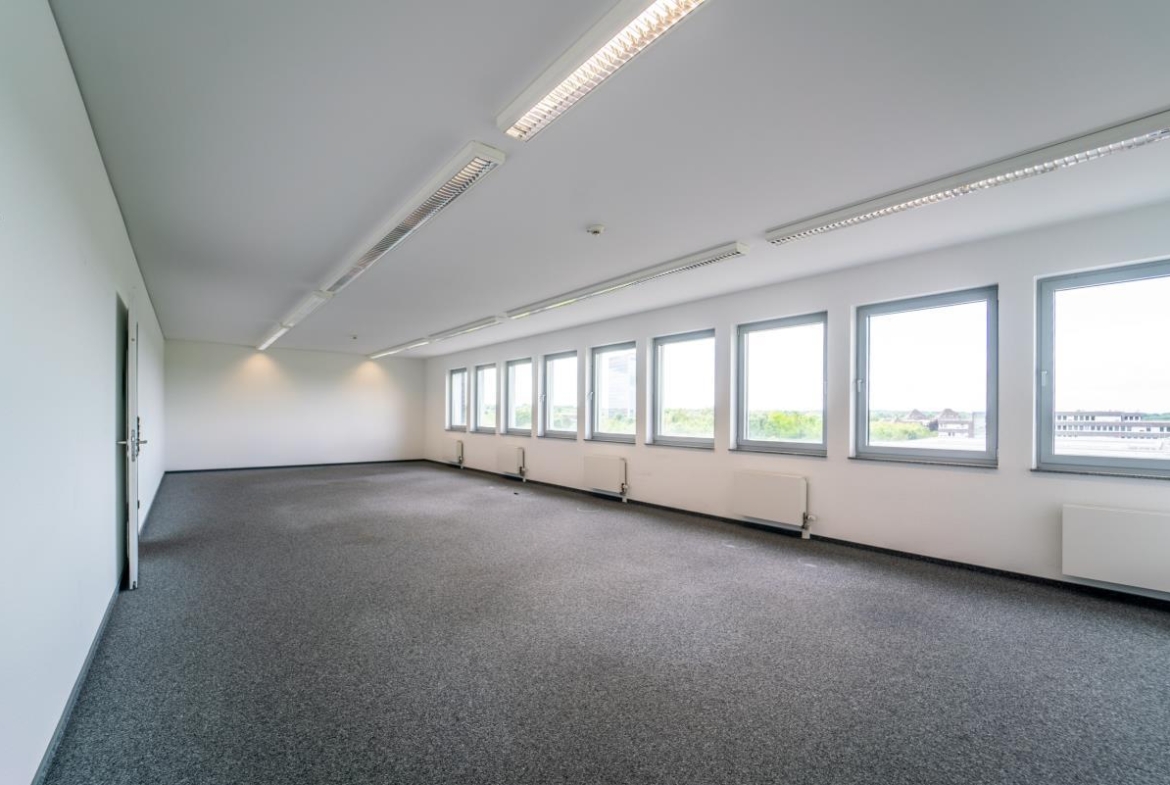 Großes Büro